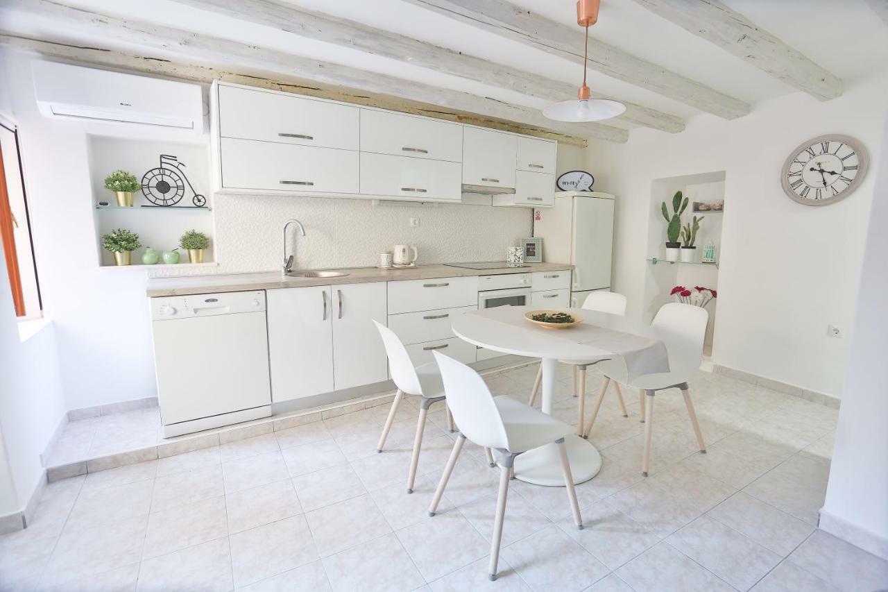 Apartman Dioniz Split Luaran gambar